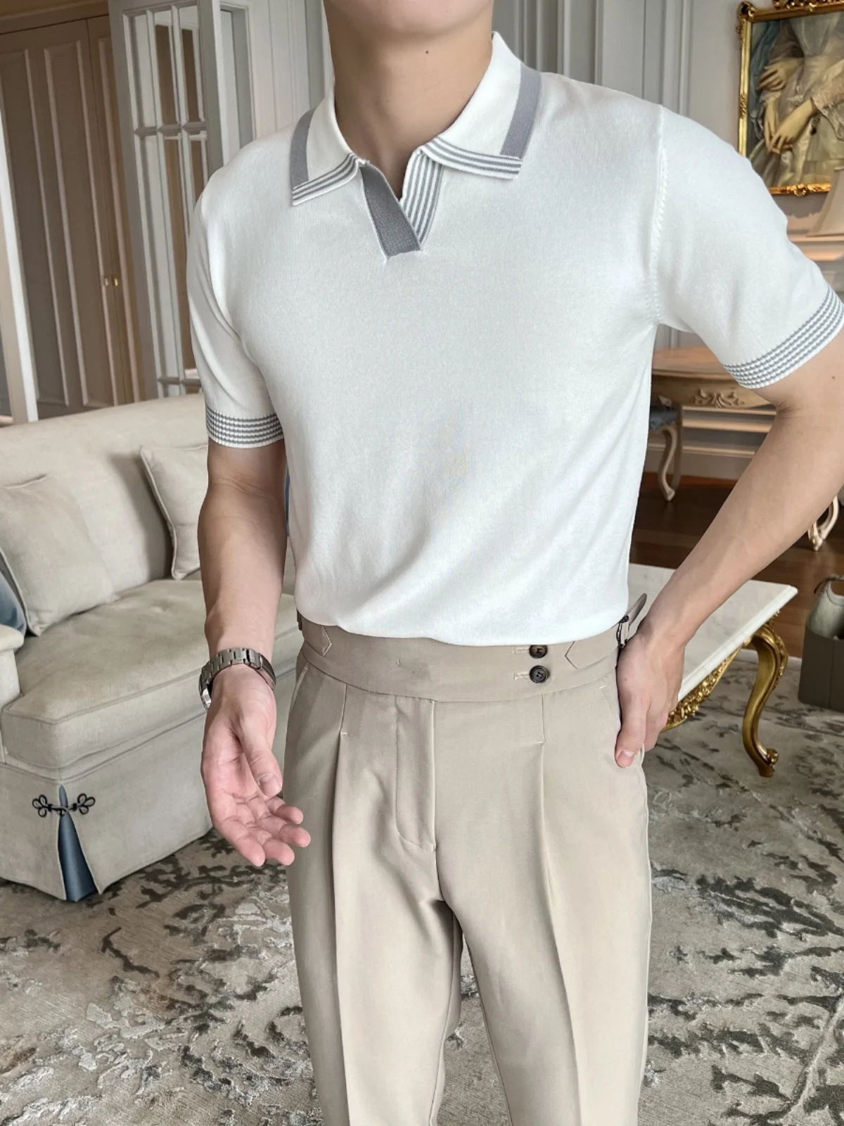 Новая летняя мужская футболка-поло из ледяного шелка с отложным воротником, трикотажная, с коротким рукавом, приталенная, дышащая, для повседневного и делового стиля
Новая летняя мужская футболка-поло из ледяного шелка с отложным воротником, трикотажная, с коротким рукавом, приталенная, дышащая, для повседневного и делового стиля