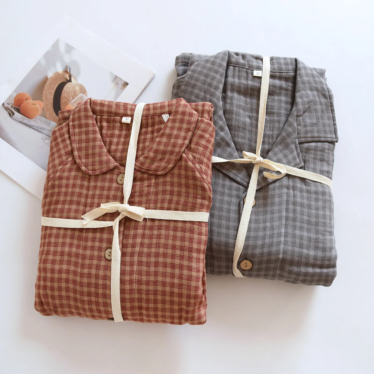 Men And Women Pure Cotton 4ply Gauze Pajamas Set Plaid Long Sleeve Trouser Suits Sleepwear Loose 2PCS Shirt&pant Home Clothes
Men And Women Pure Cotton 4ply Gauze Pajamas Set Plaid Long Sleeve Trouser Suits Sleepwear Loose 2PCS Shirt&pant Home Clothes