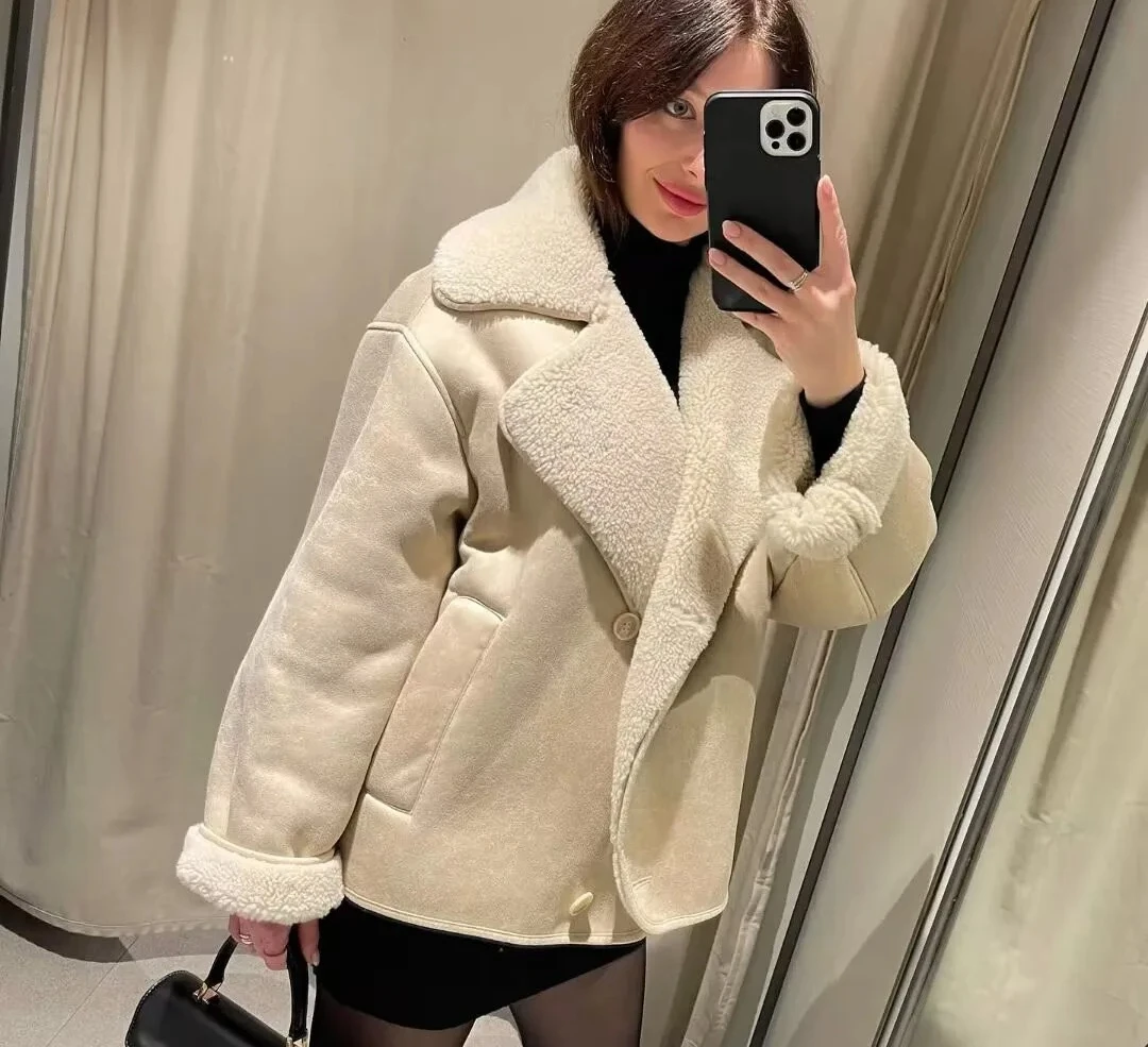 autumn and winter new women's commuting loose wool one-piece suede plus velvet warm lapel long-sleeved jacket
autumn and winter new women's commuting loose wool one-piece suede plus velvet warm lapel long-sleeved jacket