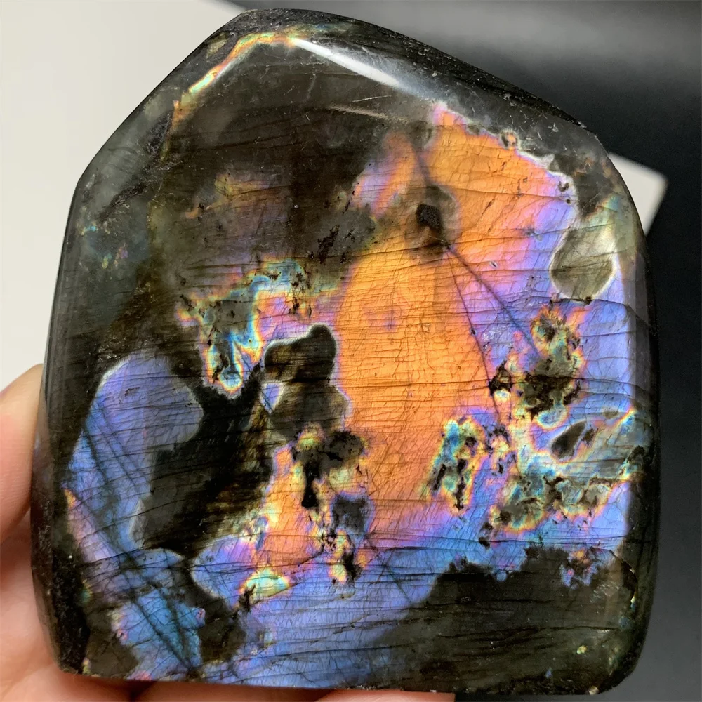Splendid Beach Natural Bright Blue Light Labradorite Ornaments Pink Purple Light Labradorite Mineral Specimens Standing Pendants
Splendid Beach Natural Bright Blue Light Labradorite Ornaments Pink Purple Light Labradorite Mineral Specimens Standing Pendants