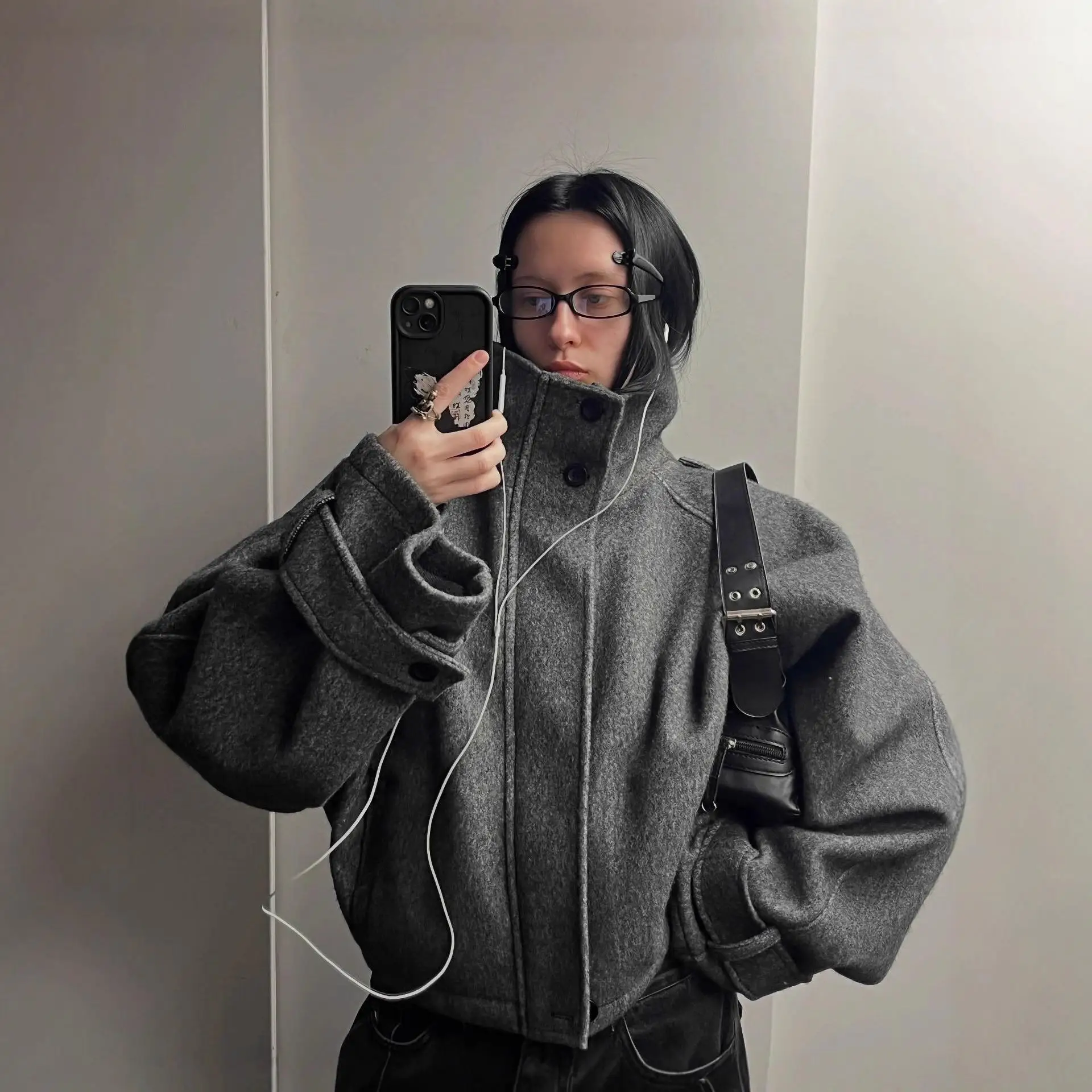 Cross-Border Hit Korean Sle Loose ort Stand Collar Woolen Coat Autumn 2025 Faion Versatile Thiened Long Sve Pure C...
Cross-Border Hit Korean Sle Loose ort Stand Collar Woolen Coat Autumn 2025 Faion Versatile Thiened Long Sve Pure C...