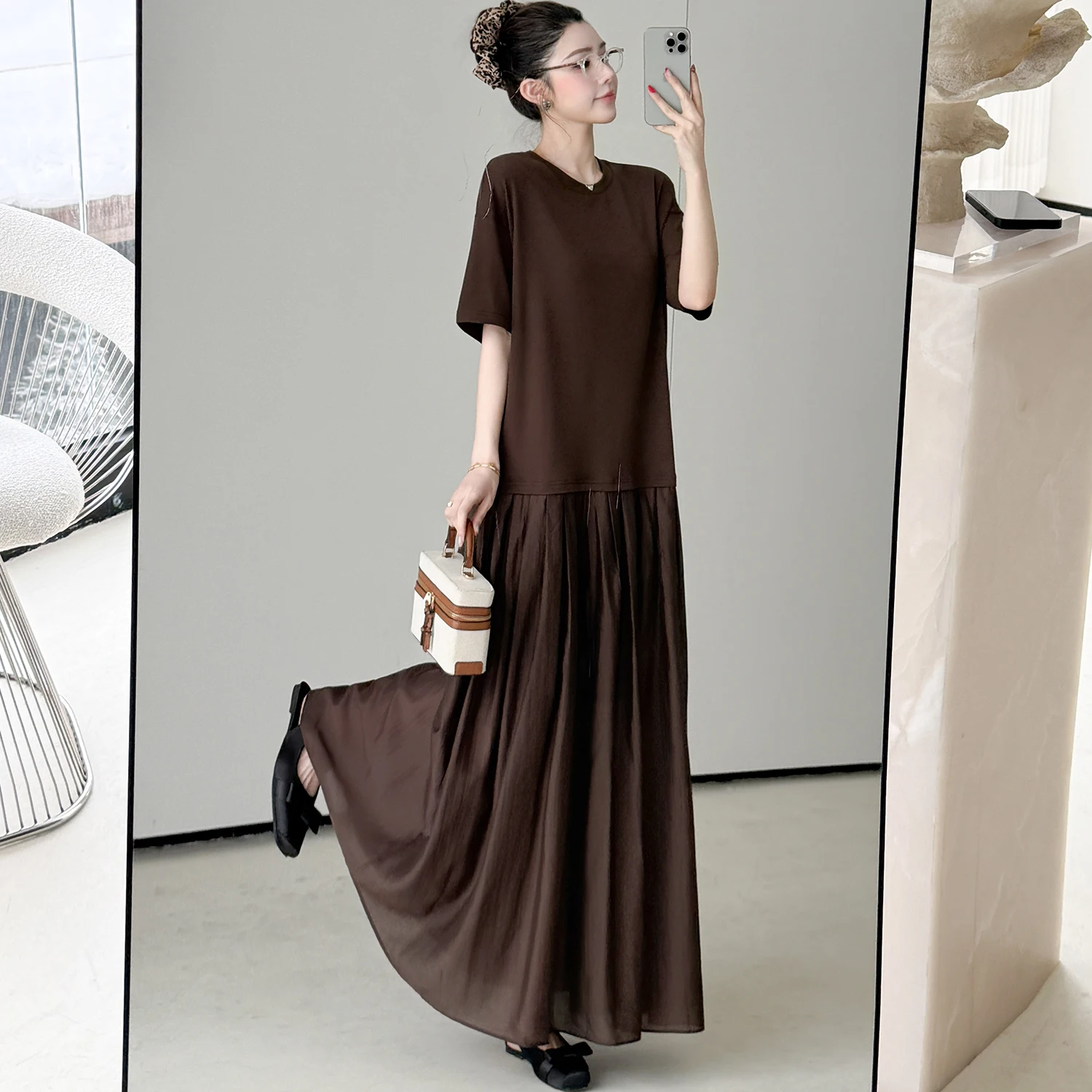 Elegant Summer 2026 Slimming Long Dress round Neck Short Sleeve Patchwork Drifting Gown Women's Fashion Ethnic Stage Costume
Elegant Summer 2026 Slimming Long Dress round Neck Short Sleeve Patchwork Drifting Gown Women's Fashion Ethnic Stage Costume