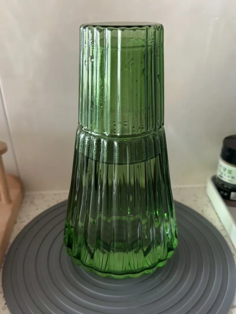 Винтажный прикроватный графин с цветочным принтом и кувшином и чашкой, классический графин для полоскания рта, чайник для воды для тумбочки
Винтажный прикроватный графин с цветочным принтом и кувшином и чашкой, классический графин для полоскания рта, чайник для воды для тумбочки