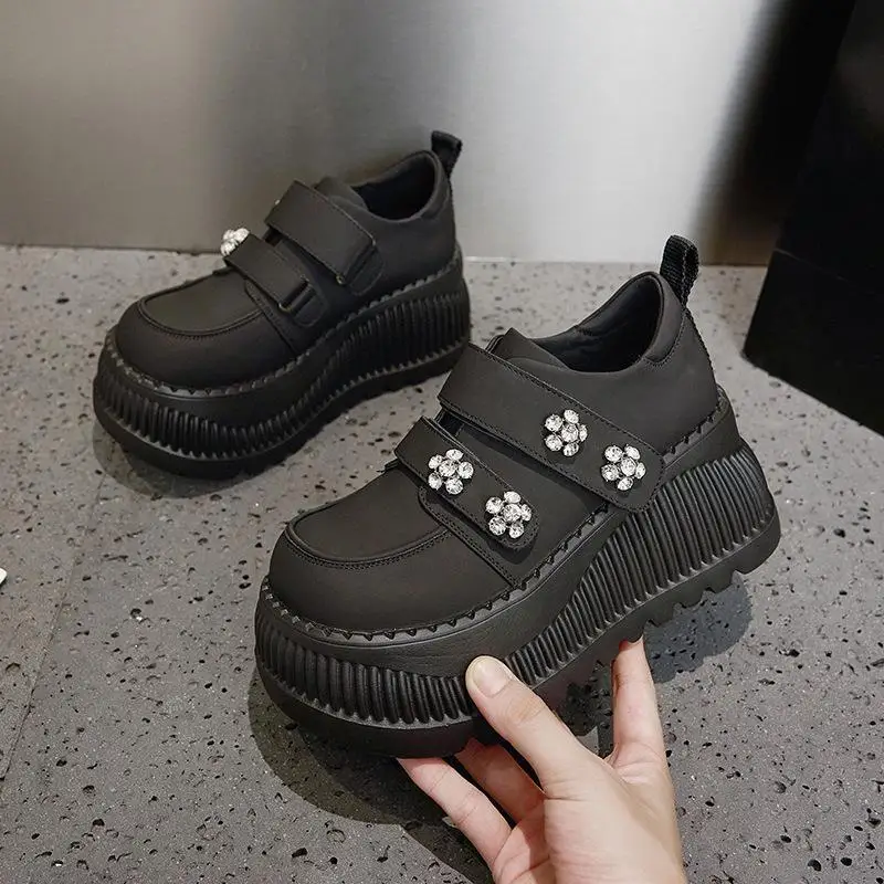 Casual Leather Slip-On Shoes Fashionable Versatile Large Head Design Inner Heightening Comfortable All-Season Women's Footwear
Casual Leather Slip-On Shoes Fashionable Versatile Large Head Design Inner Heightening Comfortable All-Season Women's Footwear