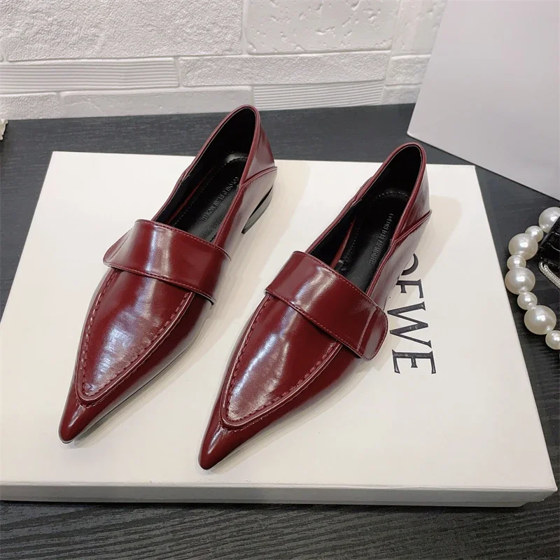 New 2025 Women Luxury Black Red Moccasins Fashion Pointed Toe Loafers Ladies Ballet Flat Leather Shoes Plus Size
New 2025 Women Luxury Black Red Moccasins Fashion Pointed Toe Loafers Ladies Ballet Flat Leather Shoes Plus Size