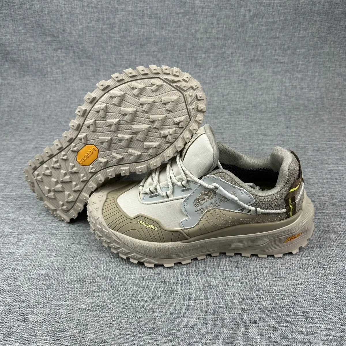 Professional running shoes Lightweight non-slip lace-up trail running shoes men's outdoor casual breathable sneakers
Professional running shoes Lightweight non-slip lace-up trail running shoes men's outdoor casual breathable sneakers