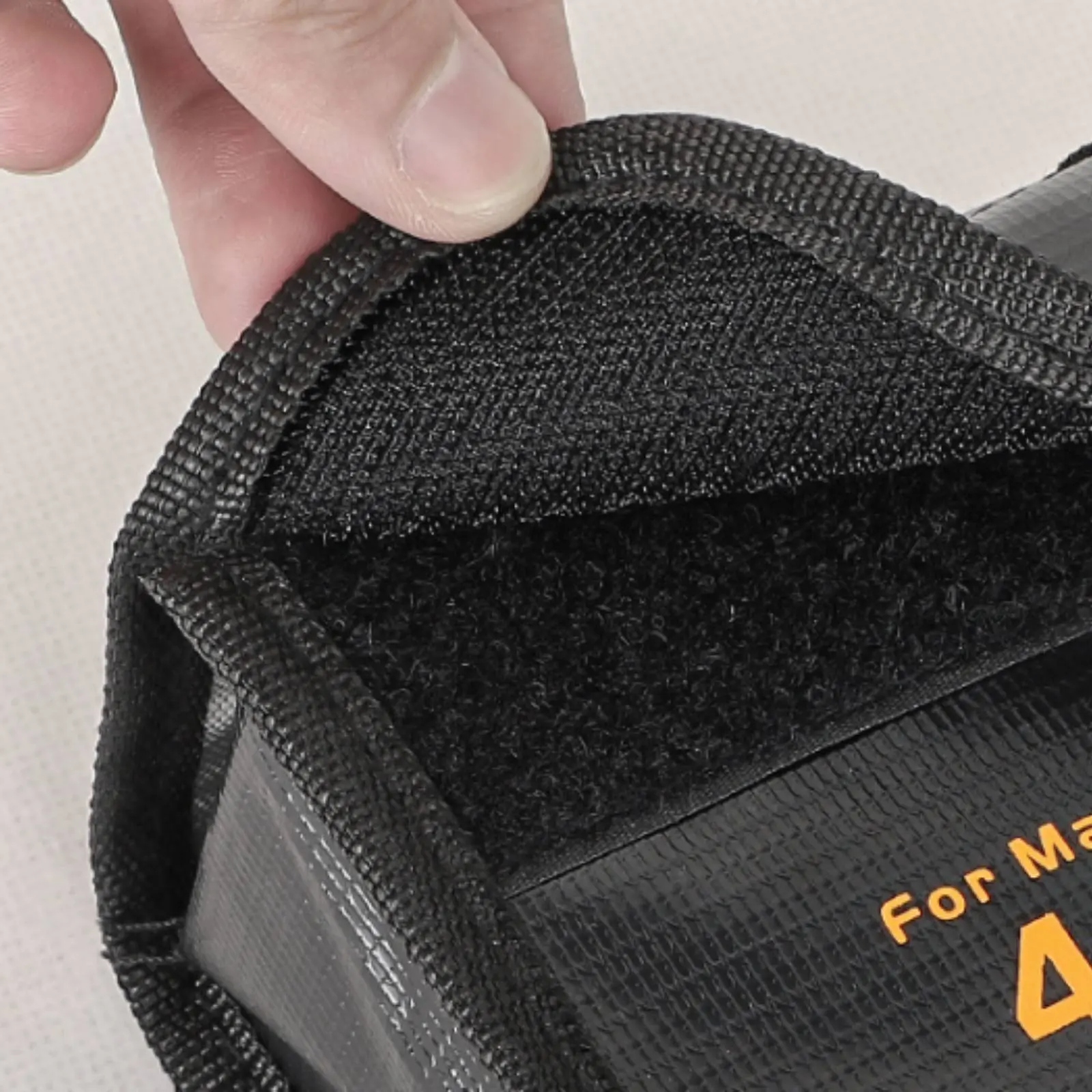 Battery Storage Bag Fold-over Flap Battery Carry Bag Lined Interior Dust Resistant
Battery Storage Bag Fold-over Flap Battery Carry Bag Lined Interior Dust Resistant