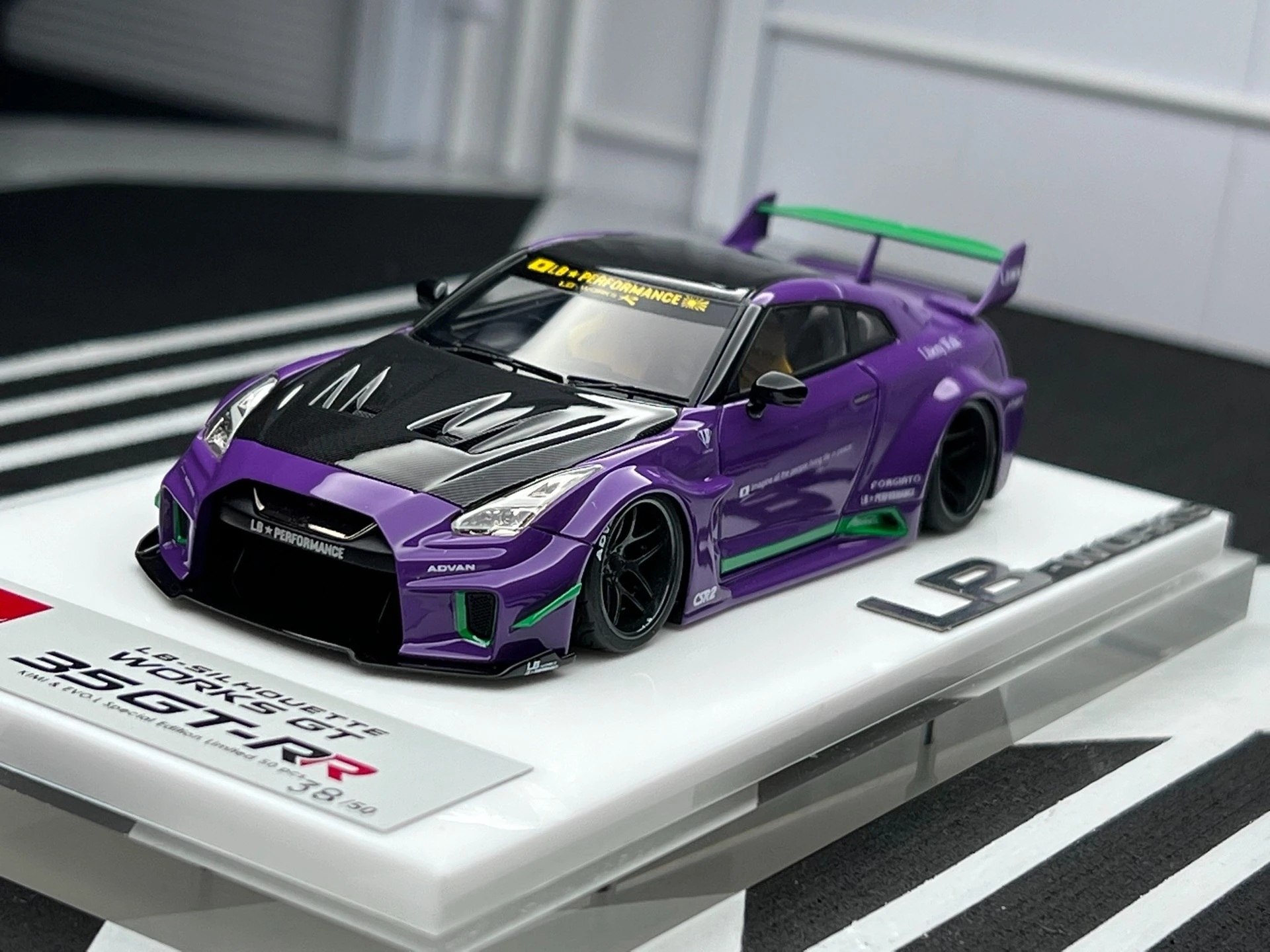 Make up 1:43 GTR r35 GT-RR LB EVA kimi evo mu Purple Diecast Resin Model Car Limited edition50
Make up 1:43 GTR r35 GT-RR LB EVA kimi evo mu Purple Diecast Resin Model Car Limited edition50