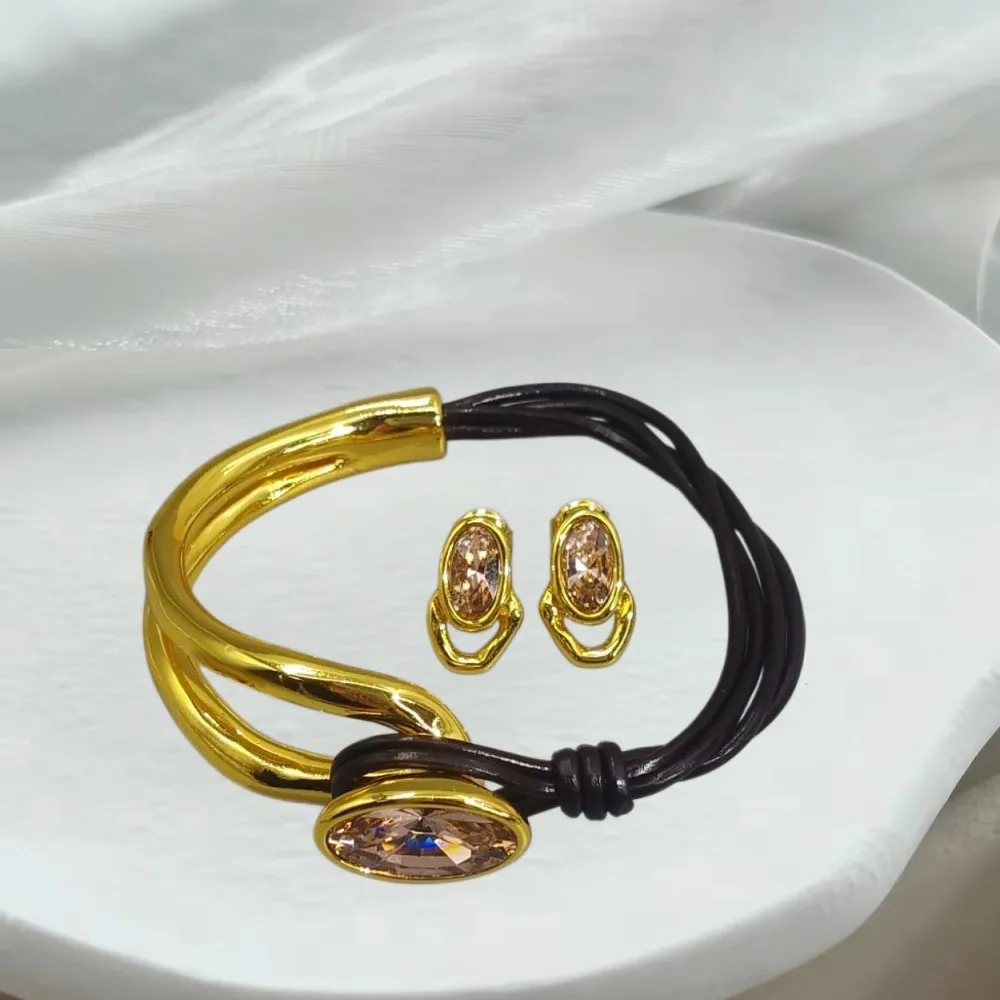 2026 Spring Daily Leisure Style Colorful Zircon Earrings Leather rope splicing bracelet jewelry two-piece set party gift
2026 Spring Daily Leisure Style Colorful Zircon Earrings Leather rope splicing bracelet jewelry two-piece set party gift
