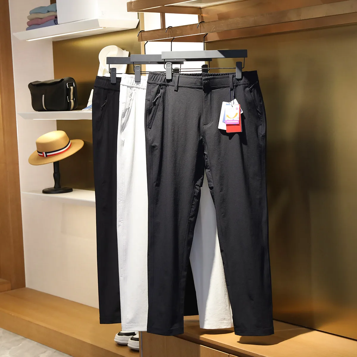 Outdoor three-proof casual pants men's spring and autumn versatile small straight tooling trousers
Outdoor three-proof casual pants men's spring and autumn versatile small straight tooling trousers