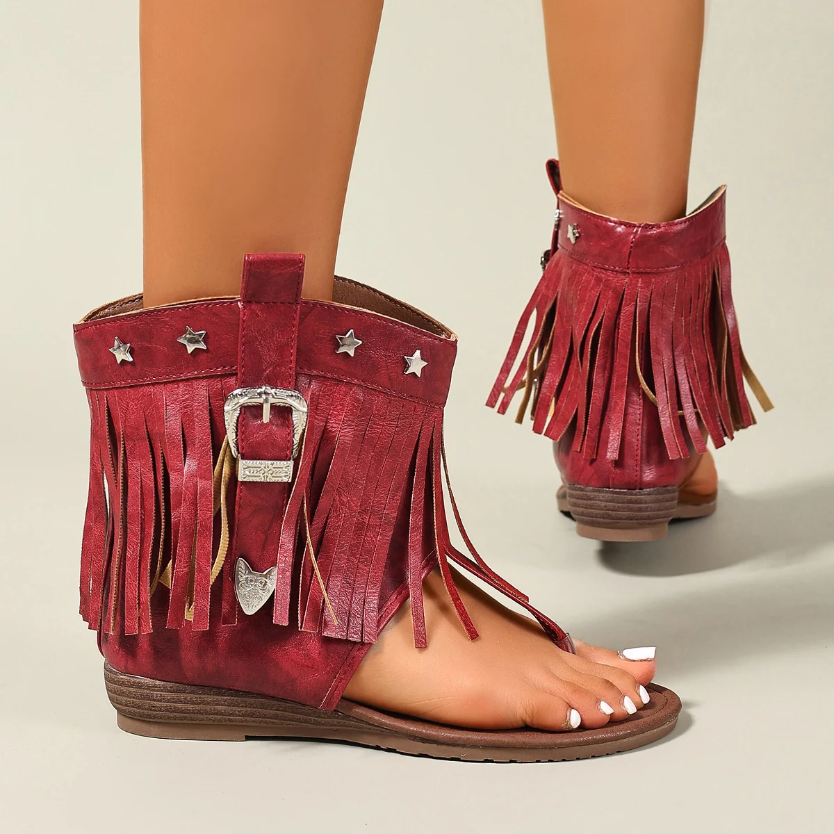 Модные сандалии с шипами, роскошные ботинки с корректирующим носком, женские шлепанцы, летние римские туфли на низком каблуке с кисточками, новые стильные сандалии
Модные сандалии с шипами, роскошные ботинки с корректирующим носком, женские шлепанцы, летние римские туфли на низком каблуке с кисточками, новые стильные сандалии