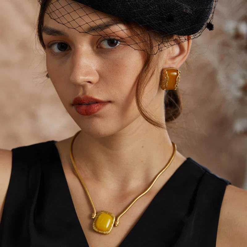 Vintage Yellow Natural Stone Antique Grain Necklace Festoon For Women Jewelry Trends 2025 Luxury Dubai Designer Brand Vacation
Vintage Yellow Natural Stone Antique Grain Necklace Festoon For Women Jewelry Trends 2025 Luxury Dubai Designer Brand Vacation