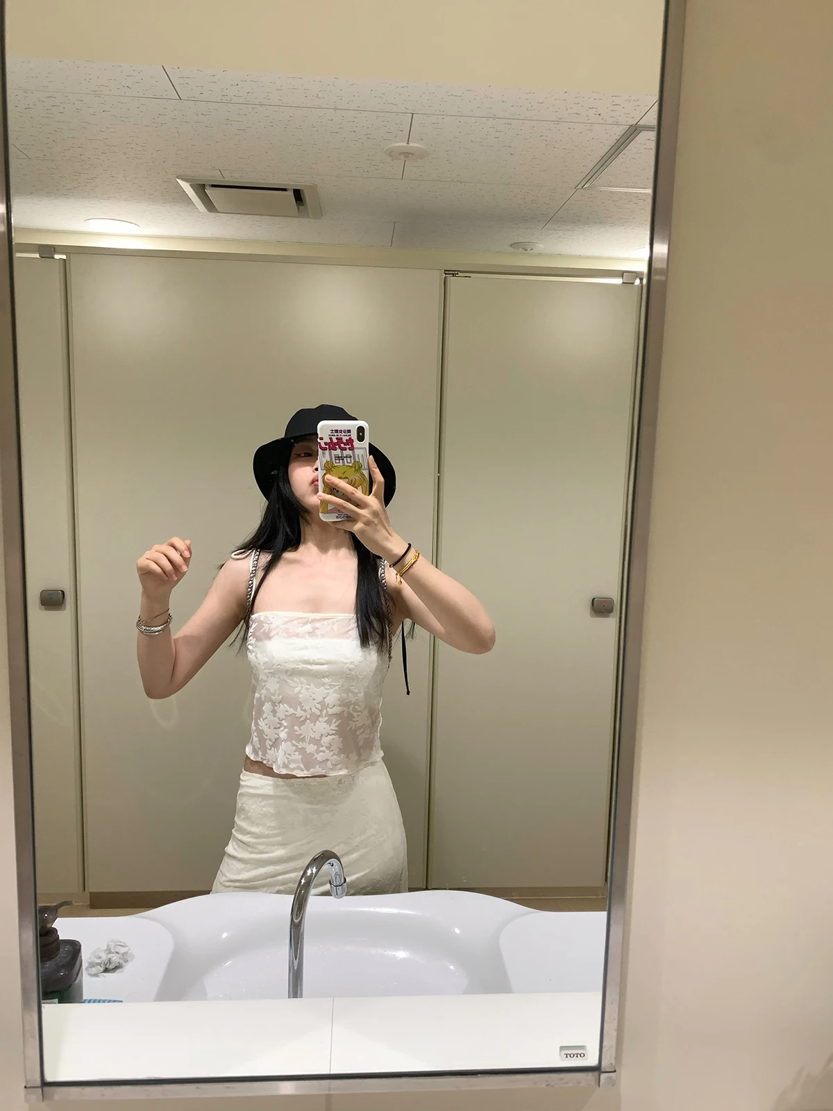 Romantic Shock Wave White Hot Water Heavyweight Burned Flower Strap Halterneck Tube Top And Half Skirt Base Layer Pants Set
Romantic Shock Wave White Hot Water Heavyweight Burned Flower Strap Halterneck Tube Top And Half Skirt Base Layer Pants Set