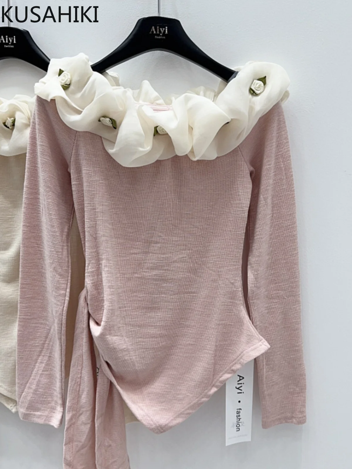KUSAHIKI Lace Patchwork Off Shoulder Top for Women Spring 2025 New Style with Straps Knitted Sweater Shirt
KUSAHIKI Lace Patchwork Off Shoulder Top for Women Spring 2025 New Style with Straps Knitted Sweater Shirt