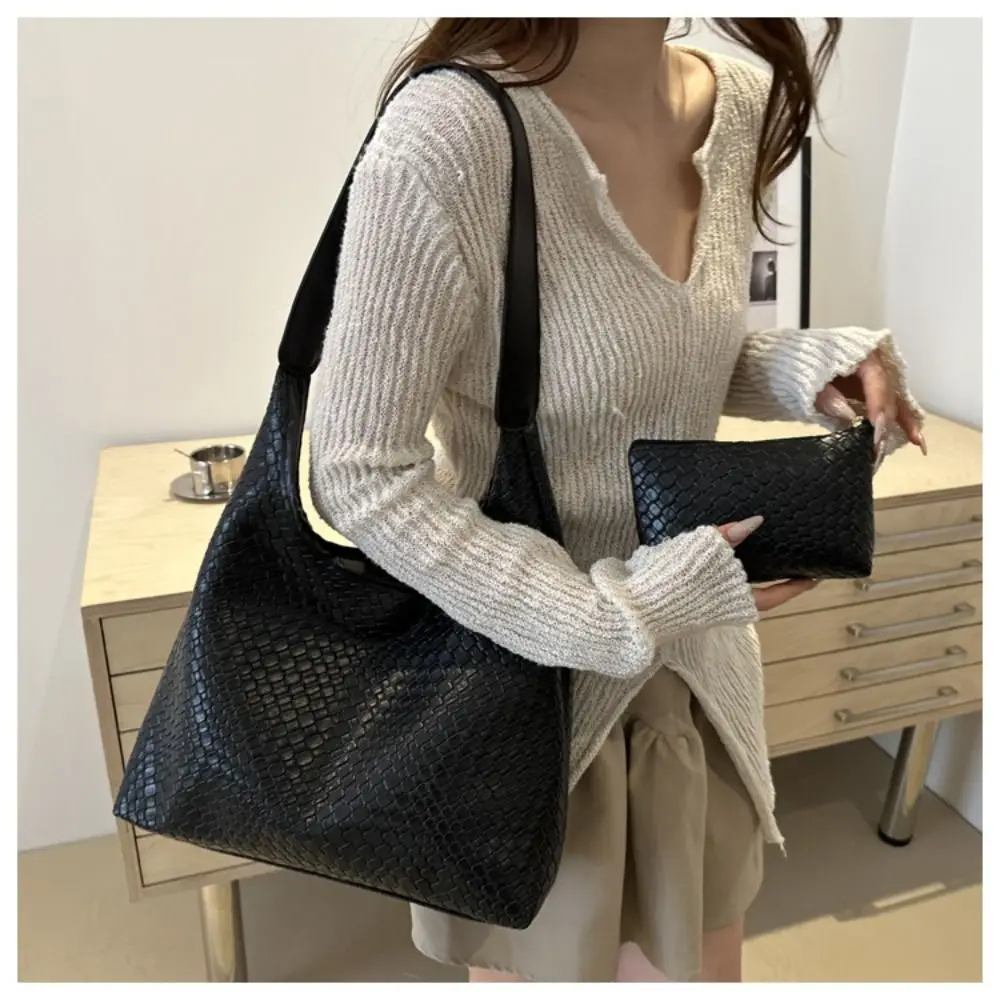 Durable With Small Purse Shoulder Bags PU Solid Color Tote Bag Large Capacity Casual Commuting Bag
Durable With Small Purse Shoulder Bags PU Solid Color Tote Bag Large Capacity Casual Commuting Bag