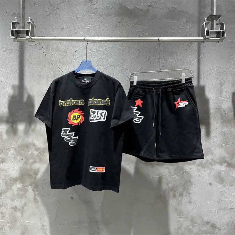 American Street Men and Women Hip Hop Printed Short Sleeve Cotton T-shirt Summer Casual Fashion Brand Shorts Set
American Street Men and Women Hip Hop Printed Short Sleeve Cotton T-shirt Summer Casual Fashion Brand Shorts Set