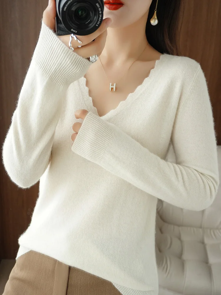 Spring And Autumn New V-neck Lace Drawbar Long Sleeved Knitwear Women's Chicken Heart Neck Fashion Design Solid Color Top
Spring And Autumn New V-neck Lace Drawbar Long Sleeved Knitwear Women's Chicken Heart Neck Fashion Design Solid Color Top
