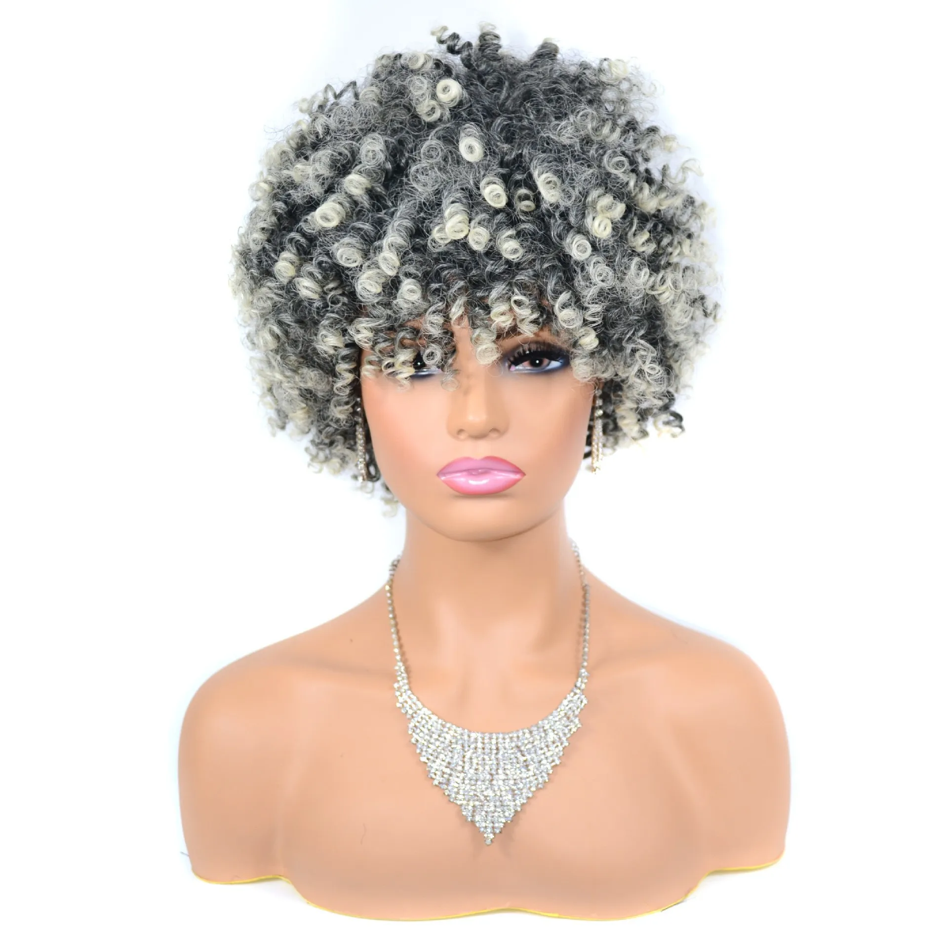 Short-stem small screw curl wig cap, fluffy explosion head synthetic wig cap, African popular small curl wig cap
Short-stem small screw curl wig cap, fluffy explosion head synthetic wig cap, African popular small curl wig cap