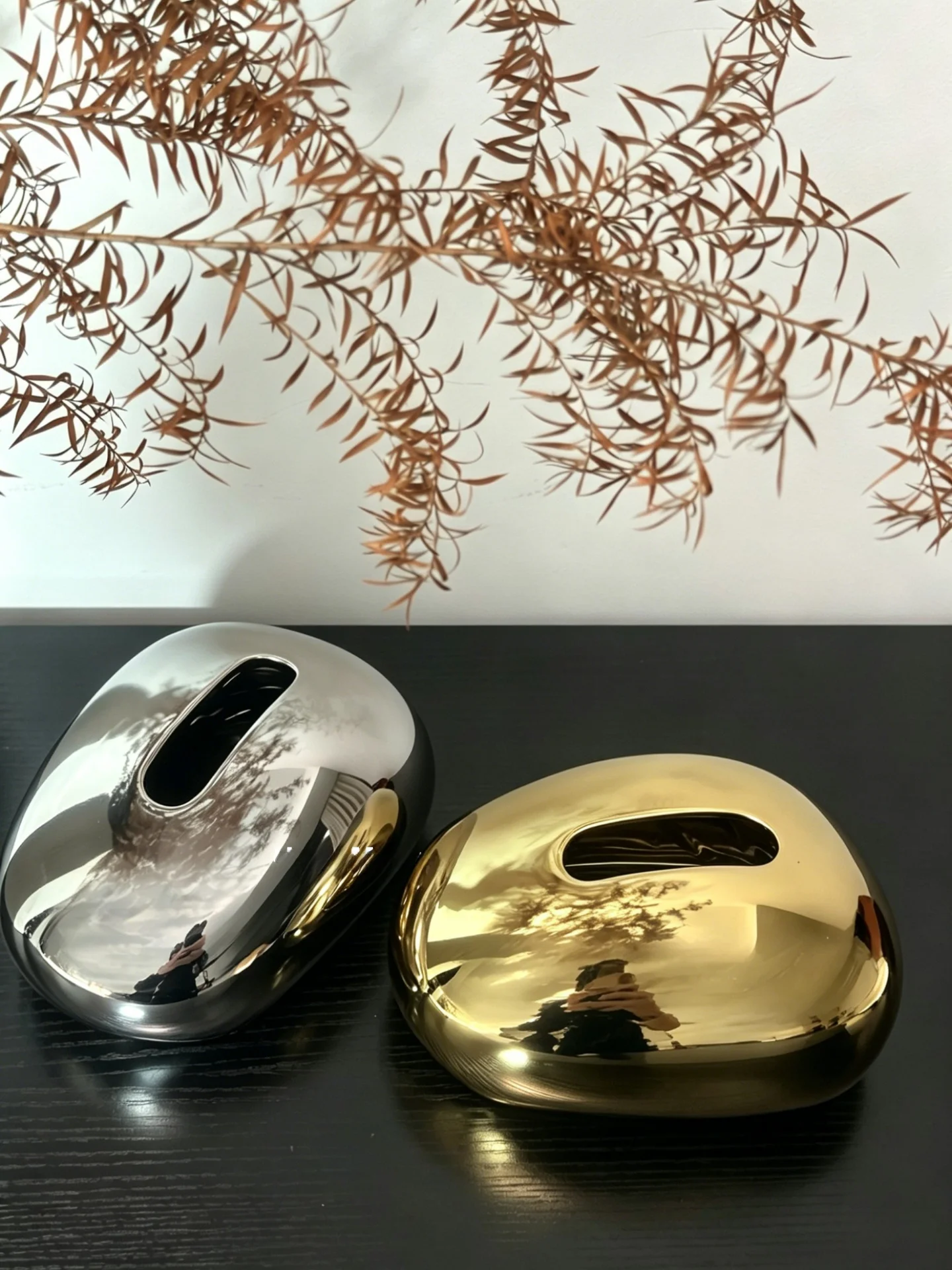 Nordic Luxury Pebble Tissue Box Living Room Gold And Silver Color Technology Sense Mouse Tissue Box Drawer Home Decoration
Nordic Luxury Pebble Tissue Box Living Room Gold And Silver Color Technology Sense Mouse Tissue Box Drawer Home Decoration