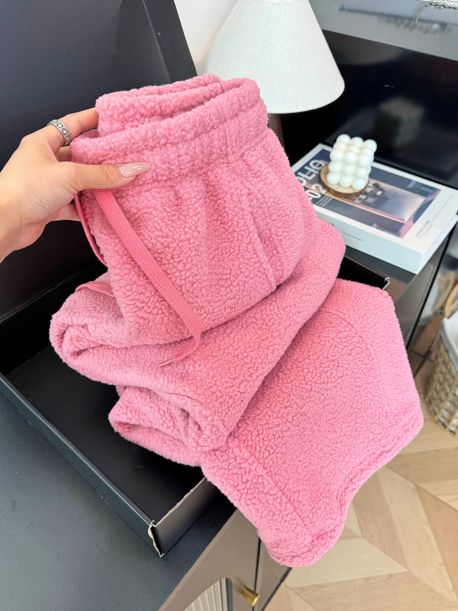 Women's Thickened Fleece Lined Lamb Fur Casual Pants Pink Winter High Waist Straight Leg Warm Comfortable Casual Trousers
Women's Thickened Fleece Lined Lamb Fur Casual Pants Pink Winter High Waist Straight Leg Warm Comfortable Casual Trousers
