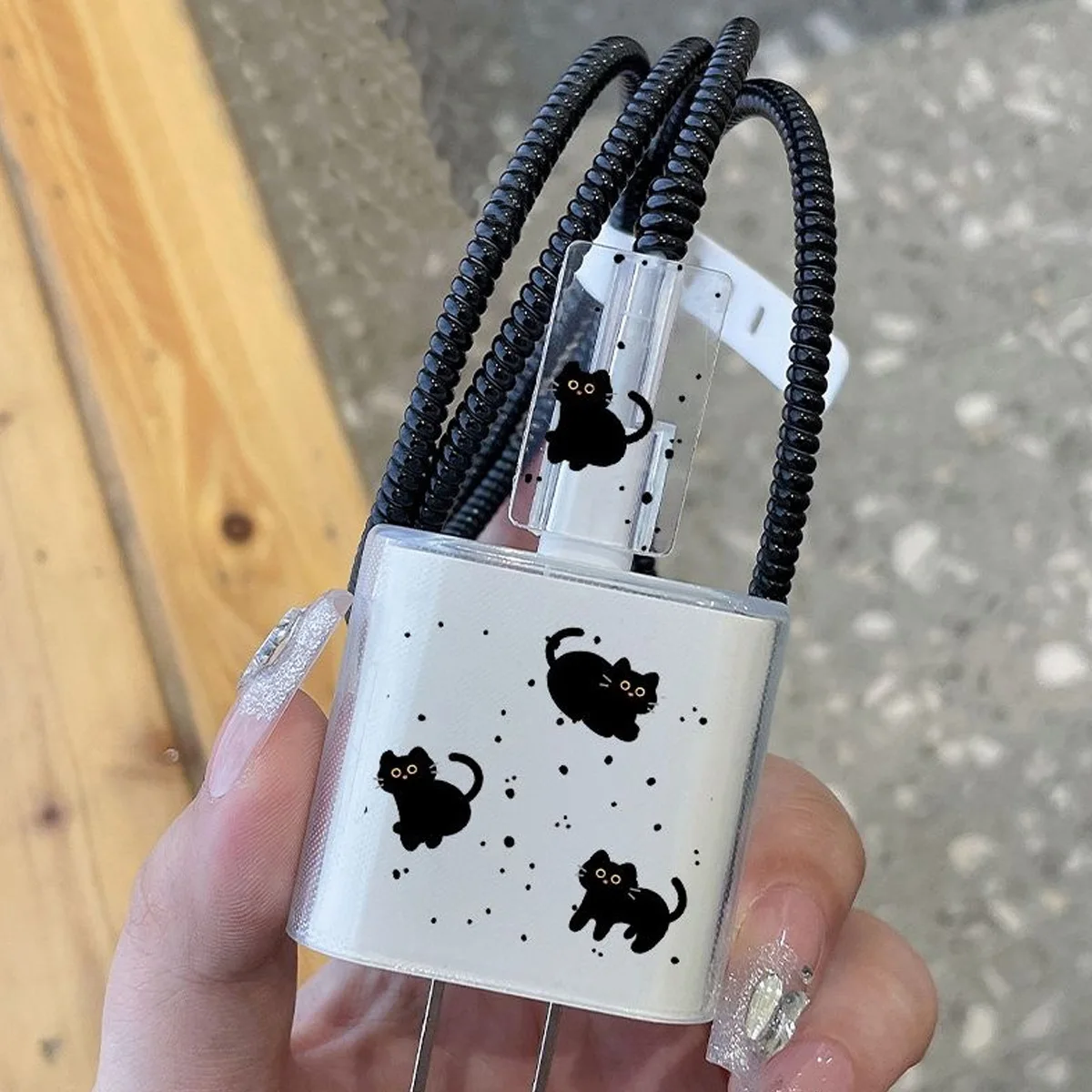 Мультяшный кот, прозрачная защита для зарядного кабеля для iPhone, чехол для зарядного устройства 18 Вт/20 Вт, органайзеры для проводов телефона
Мультяшный кот, прозрачная защита для зарядного кабеля для iPhone, чехол для зарядного устройства 18 Вт/20 Вт, органайзеры для проводов телефона