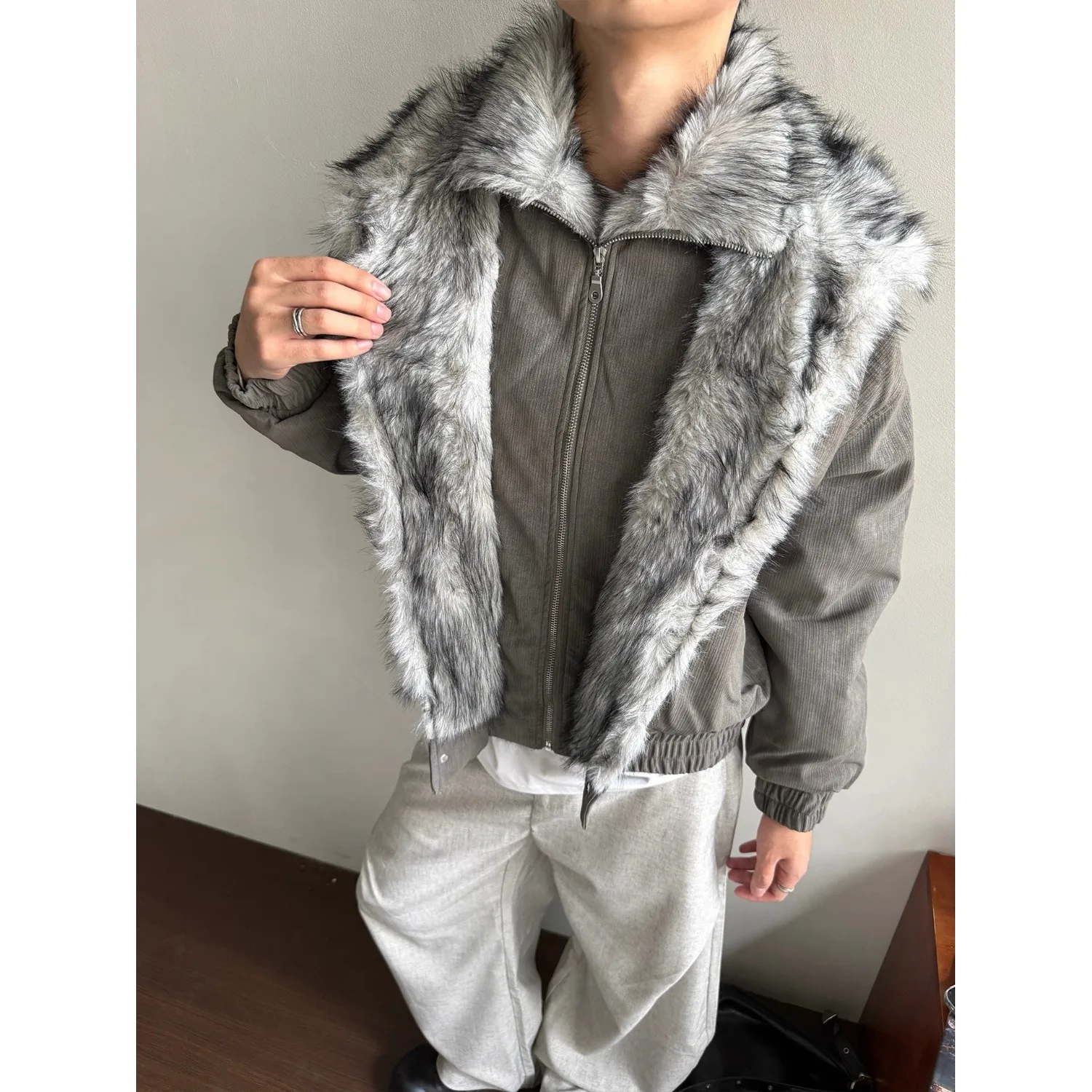 Autumn Winter Large Size ort Double Layer Fluffy Stand Collar Men's Jaet Cotton Coat Mountain Eagle Embroidery Outerwear
Autumn Winter Large Size ort Double Layer Fluffy Stand Collar Men's Jaet Cotton Coat Mountain Eagle Embroidery Outerwear