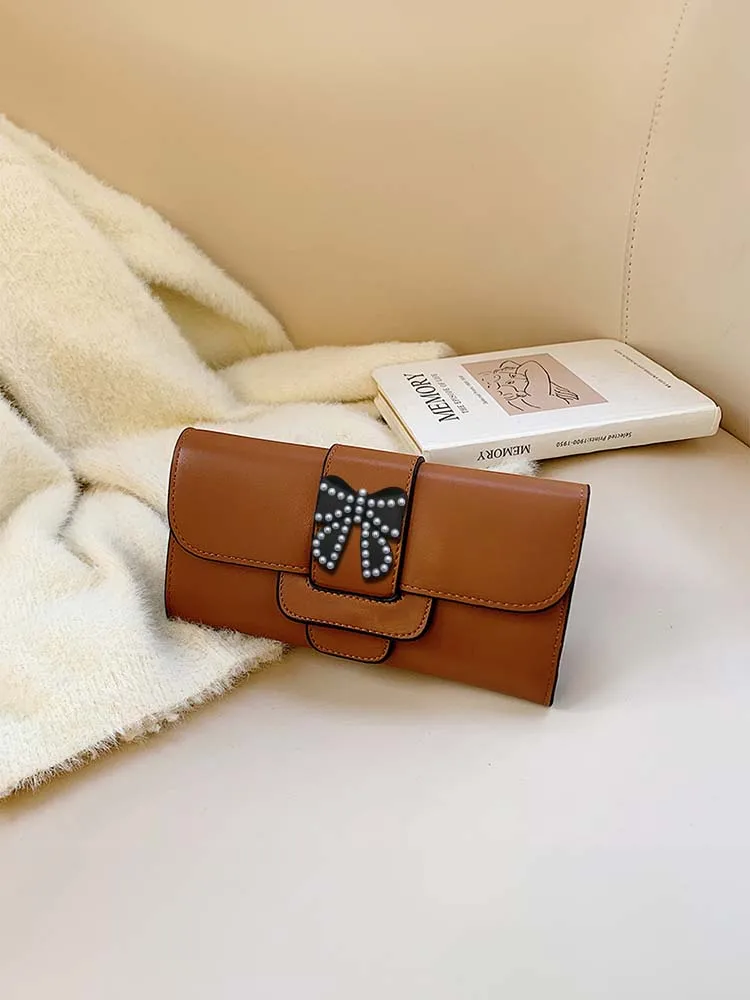 Card ID Holders: PU Multi-Function Wallet for the Contemporary Woman Detailed Gold Butterfly Decor
Card ID Holders: PU Multi-Function Wallet for the Contemporary Woman Detailed Gold Butterfly Decor