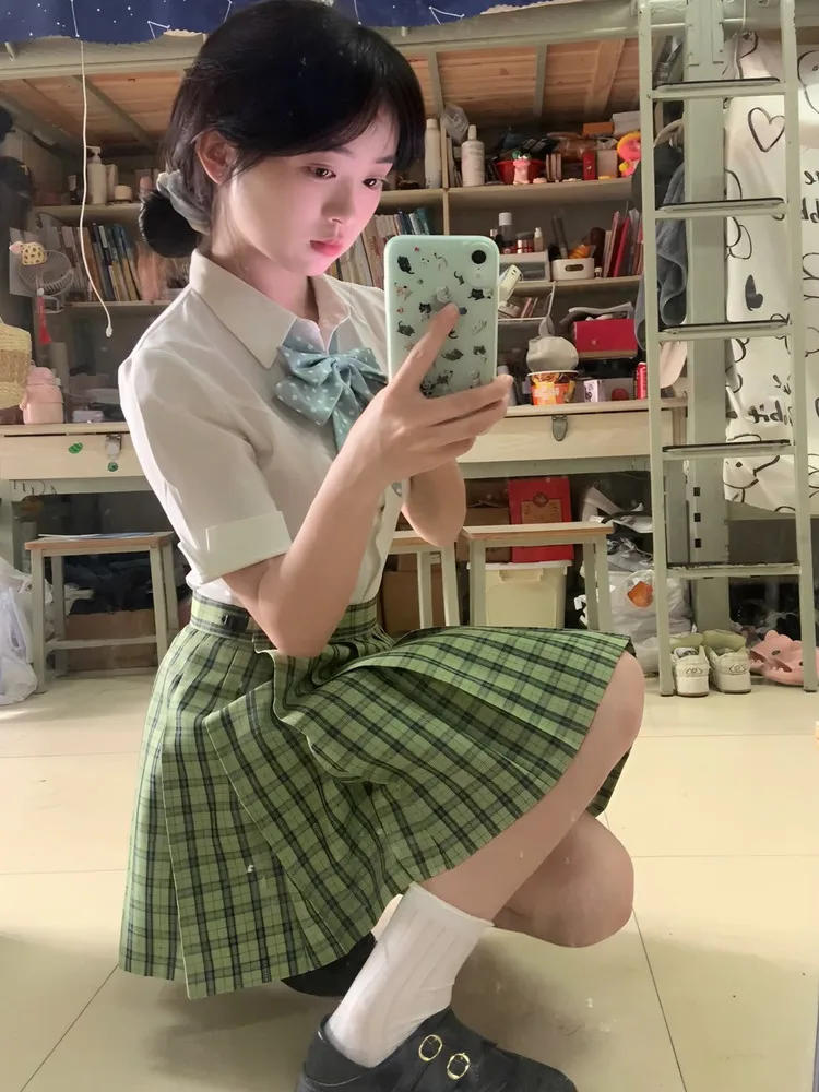 Korean Sle ort Sve School orm Skirt Set Tee Piece Set Waist Cinched Pleated Skirt Sweet And Cute Jk orm
Korean Sle ort Sve School orm Skirt Set Tee Piece Set Waist Cinched Pleated Skirt Sweet And Cute Jk orm
