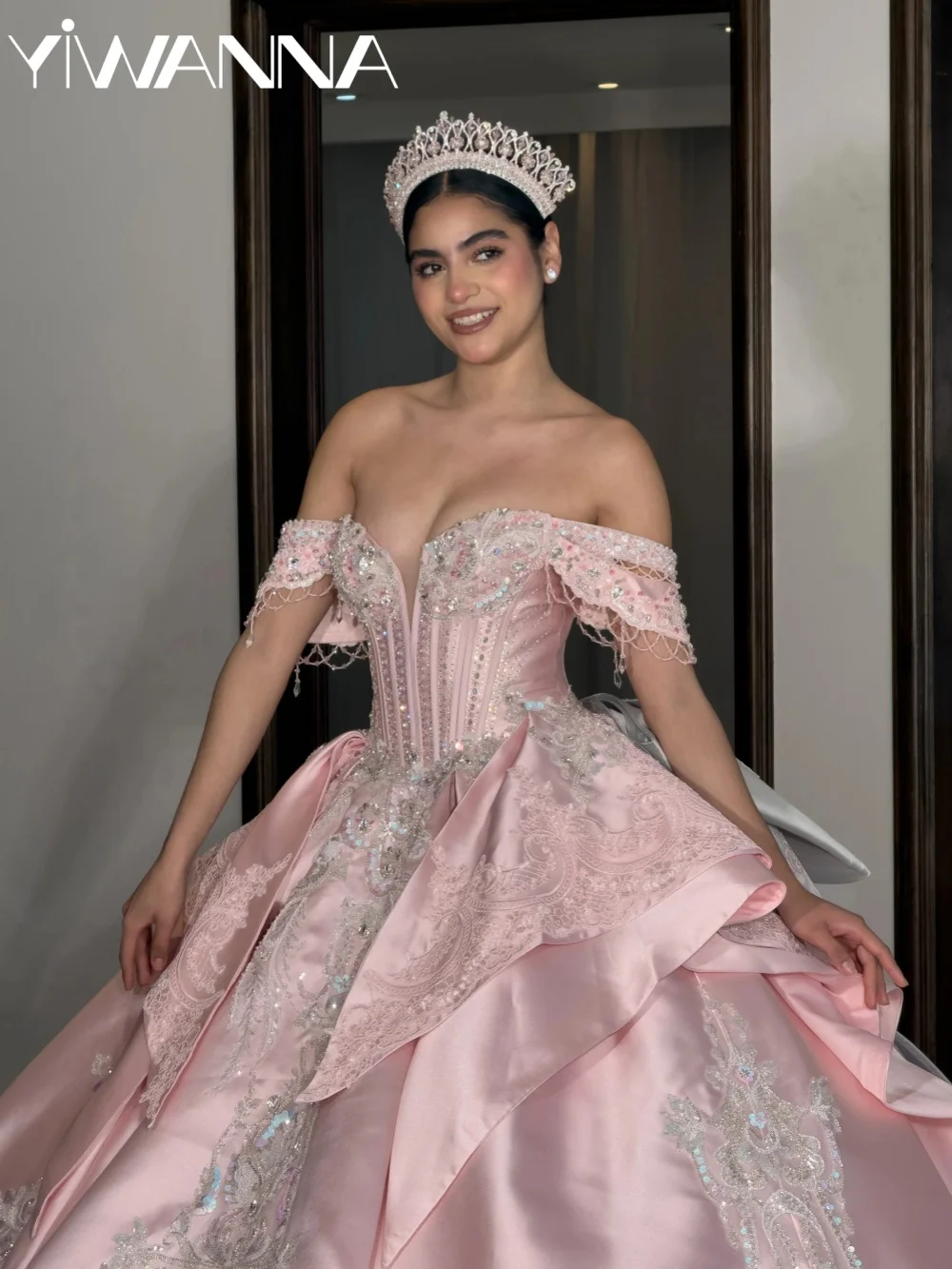 Pink Satin Beaded Appliques Quinceanera Dress Sweet Gorgeous Bow Off Shoulder Evening Gown Glamorous Sweet 15 Party Vestidos
Pink Satin Beaded Appliques Quinceanera Dress Sweet Gorgeous Bow Off Shoulder Evening Gown Glamorous Sweet 15 Party Vestidos