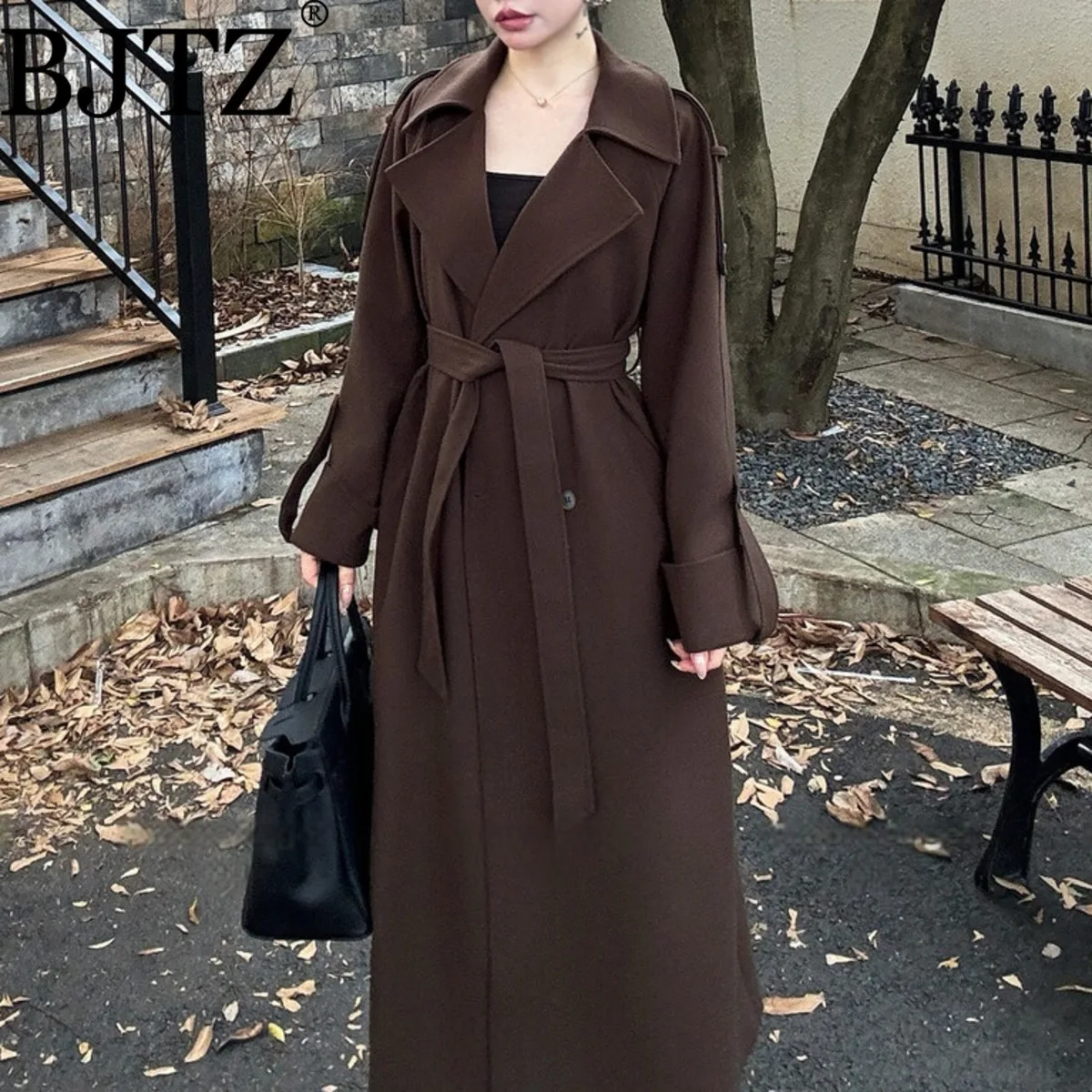 BJTZ 2025 FW женский длинный плащ с начесом на талии, офисная шикарная осенне-зимняя универсальная верхняя одежда с мягким на ощупь
BJTZ 2025 FW женский длинный плащ с начесом на талии, офисная шикарная осенне-зимняя универсальная верхняя одежда с мягким на ощупь