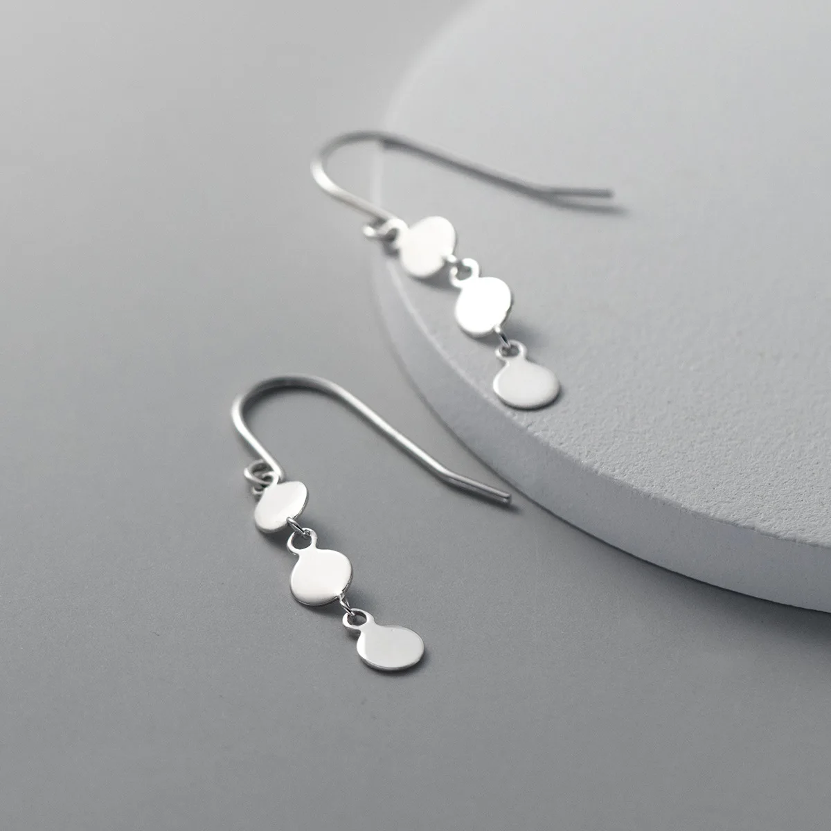 RYJU 925 Sterling Silver Simple Literary Round Tassels Drop Earrings for Fashion Women Party Jewelry Minimalist Accessories
RYJU 925 Sterling Silver Simple Literary Round Tassels Drop Earrings for Fashion Women Party Jewelry Minimalist Accessories