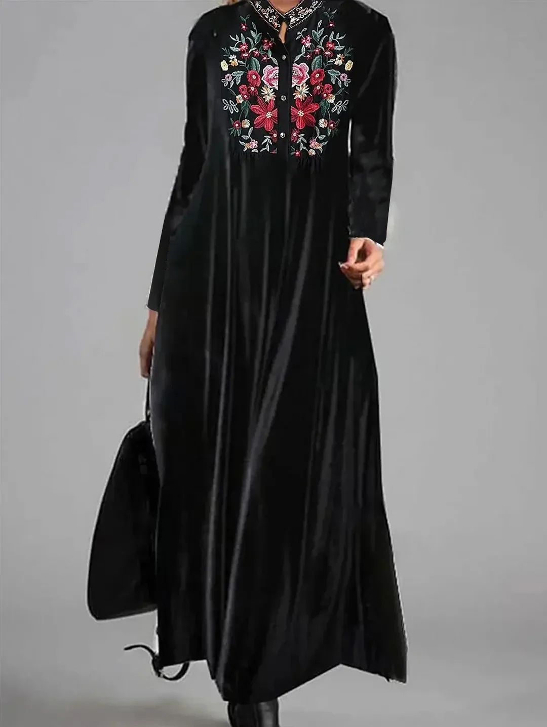 Women Floral Embroidery Dress Long Sleeve Stand Collar Velvet Vintage Casual Ethnic Pleated A-Line Long Dress Autumn 2024
Women Floral Embroidery Dress Long Sleeve Stand Collar Velvet Vintage Casual Ethnic Pleated A-Line Long Dress Autumn 2024
