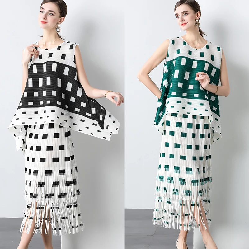 2025 Summer New Pleated Print Set with Loose Sleeveless T Shirt and Double Layer Fringe Skirt
2025 Summer New Pleated Print Set with Loose Sleeveless T Shirt and Double Layer Fringe Skirt
