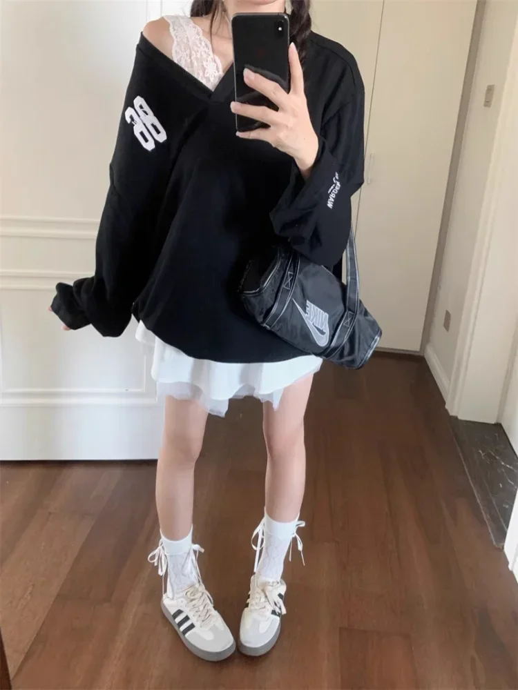 ADAgirl Black Oversize V-neck Long Sleeve Sweatshirt Lace Camisole White High Wasit Mini A-lineTulle Skirt Three-piece Sets Chic
ADAgirl Black Oversize V-neck Long Sleeve Sweatshirt Lace Camisole White High Wasit Mini A-lineTulle Skirt Three-piece Sets Chic