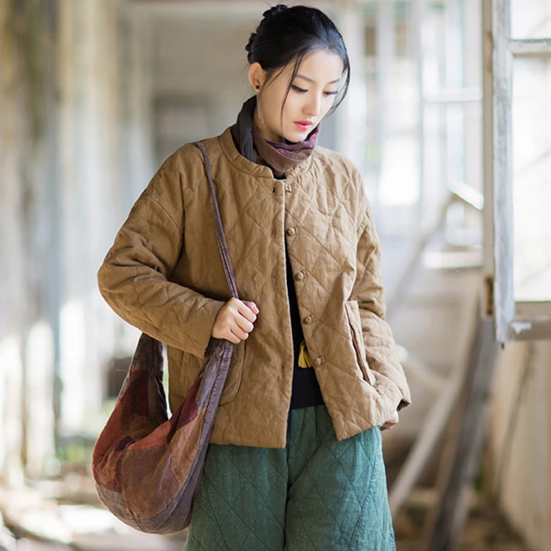 Высококачественные стеганые пальто из хлопка и льна, женские новые зимние стеганые пальто 2025 года в винтажном стиле, однотонные женские толстые теплые повседневные куртки M2083
Высококачественные стеганые пальто из хлопка и льна, женские новые зимние стеганые пальто 2025 года в винтажном стиле, однотонные женские толстые теплые повседневные куртки M2083