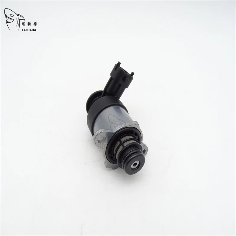 0928400779 For SCV Solenoid Valve V90 V80 T60 T70 T90 Fuel Pressure Pump Regulator Metering Control Valve 0928400779 Excavator
0928400779 For SCV Solenoid Valve V90 V80 T60 T70 T90 Fuel Pressure Pump Regulator Metering Control Valve 0928400779 Excavator