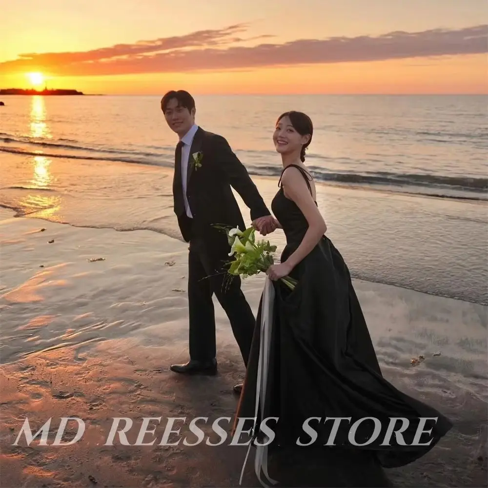 MD 2025 Simple A-line Black Wedding Dresses Spaghetti Strap Floor-Length Sleeveless Korea Photo shooting Bride Gowns Customized
MD 2025 Simple A-line Black Wedding Dresses Spaghetti Strap Floor-Length Sleeveless Korea Photo shooting Bride Gowns Customized