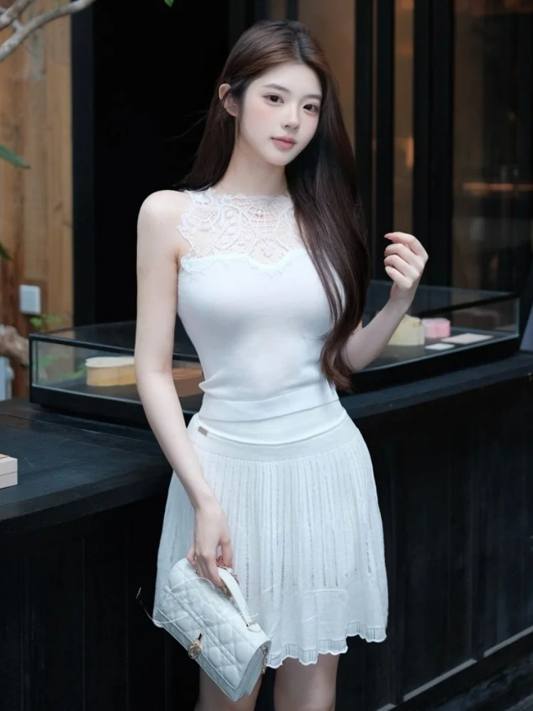 Lace Splicing Knitted Vest Women's High Waist Slim A-Line Skirt Elegant Fashion Set Spring Season No Brand Registered Trademark
Lace Splicing Knitted Vest Women's High Waist Slim A-Line Skirt Elegant Fashion Set Spring Season No Brand Registered Trademark
