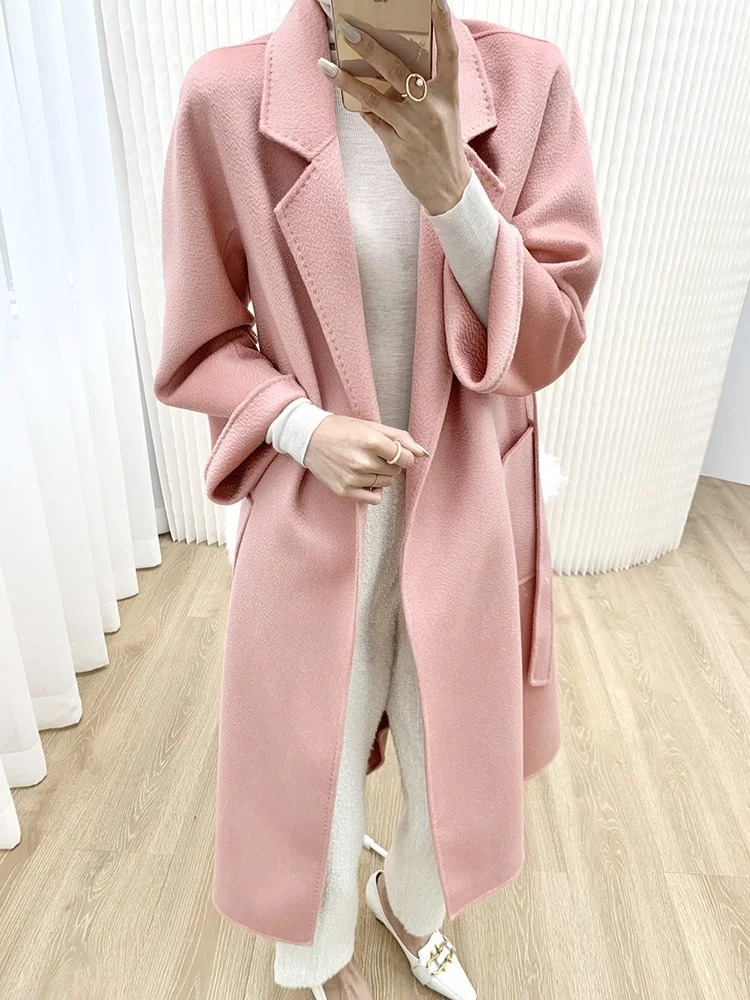 Elegant Double-Sided Cashmere Woolen Coat in Pink Cherry Blossom Wave Pattern Loose Fit with Belt Mid-Length for Women
Elegant Double-Sided Cashmere Woolen Coat in Pink Cherry Blossom Wave Pattern Loose Fit with Belt Mid-Length for Women