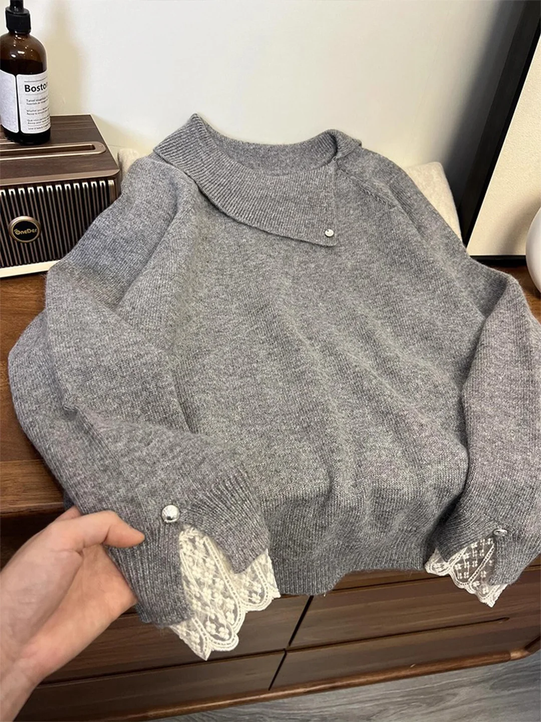 ay Collared Knitted Sweater Women's Autumn Winter New Lazy Sle High End Lace Inner Wear Base irt Knitted Top
ay Collared Knitted Sweater Women's Autumn Winter New Lazy Sle High End Lace Inner Wear Base irt Knitted Top