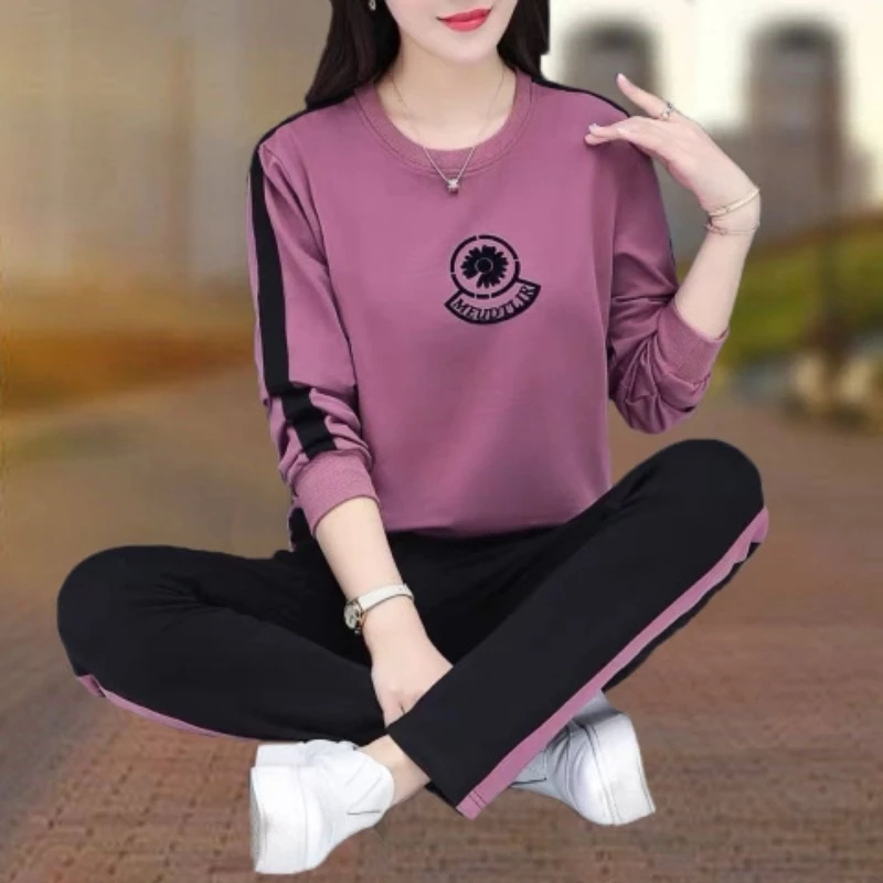 Sportswear Set for Women's Spring and Autumn 2025 New Korean Version Loose Round Neck Top Casual Pants Two-piece Set
Sportswear Set for Women's Spring and Autumn 2025 New Korean Version Loose Round Neck Top Casual Pants Two-piece Set
