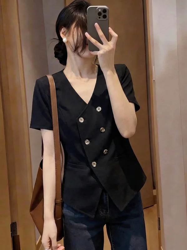 Elegant V-neck Short-sleeved Shirt Women's plus Size Irregular Top Korean Style Commute Fashion Regular Sleeve Length
Elegant V-neck Short-sleeved Shirt Women's plus Size Irregular Top Korean Style Commute Fashion Regular Sleeve Length