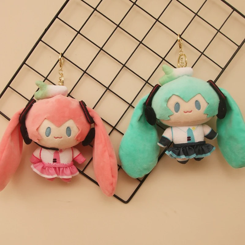 Kawaii Хацунэ Мику, мягкие игрушки, плюшевая кукла, кулон, милый мультфильм Хацунэ, плюшевая кукла, периферийный брелок, украшение, игрушка, подарки
Kawaii Хацунэ Мику, мягкие игрушки, плюшевая кукла, кулон, милый мультфильм Хацунэ, плюшевая кукла, периферийный брелок, украшение, игрушка, подарки