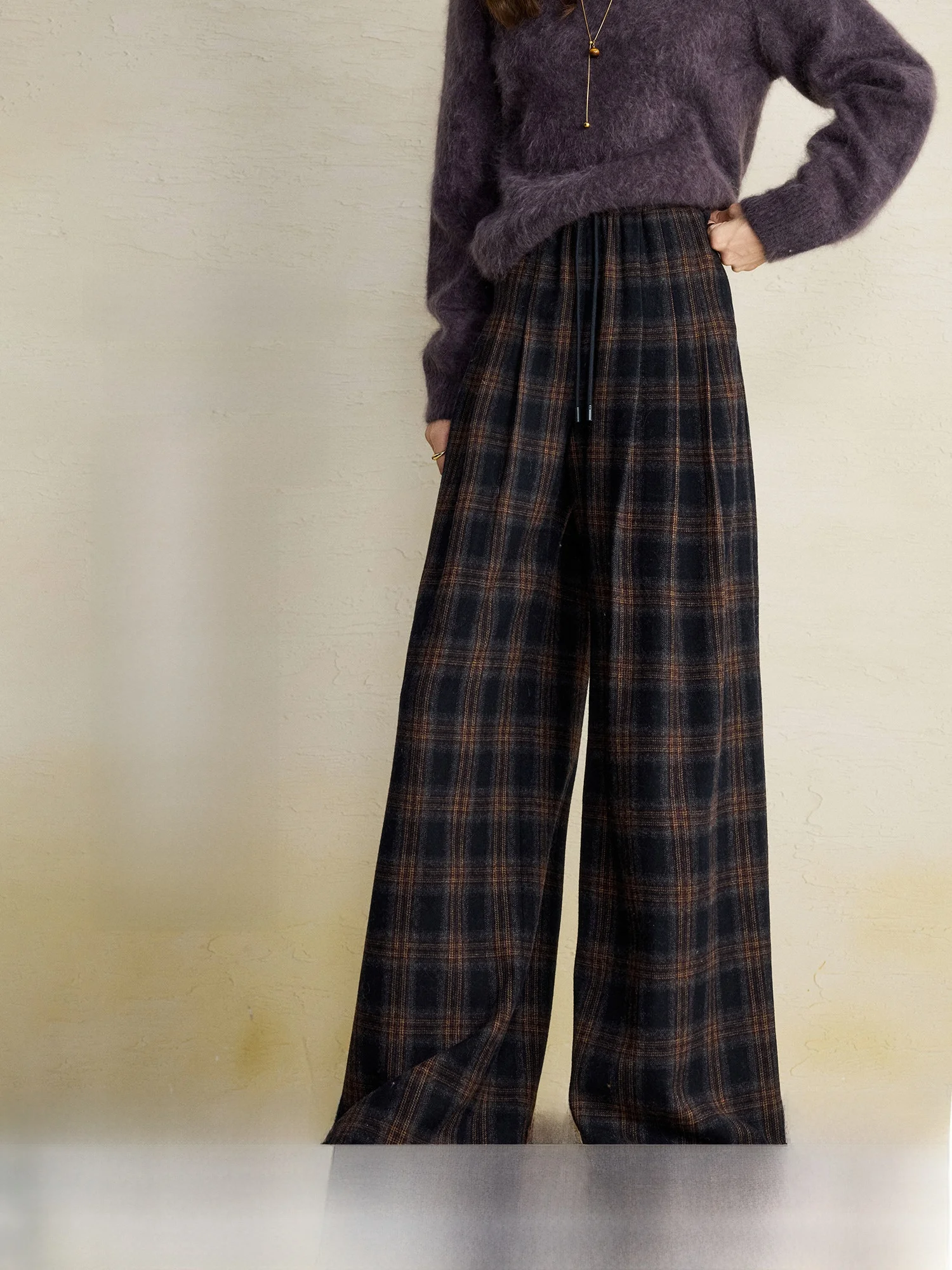 Skin-friendly Woolen Plaid Wide-leg Pants Casual Home Pants Classic Che Pattern Comfortable Elastic Waist Ladies Trousers
Skin-friendly Woolen Plaid Wide-leg Pants Casual Home Pants Classic Che Pattern Comfortable Elastic Waist Ladies Trousers