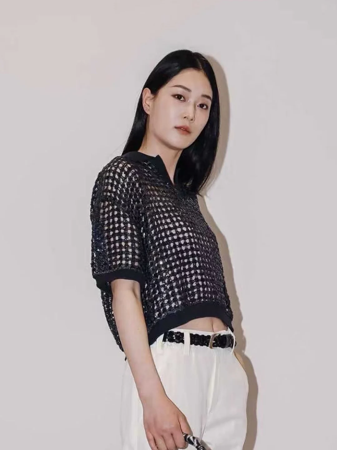 2026 Spring/Summer New Arrival: High-Quality Women's Short-Sleeve Top with Gold-Thread Openwork and Turn-Down Collar
2026 Spring/Summer New Arrival: High-Quality Women's Short-Sleeve Top with Gold-Thread Openwork and Turn-Down Collar
