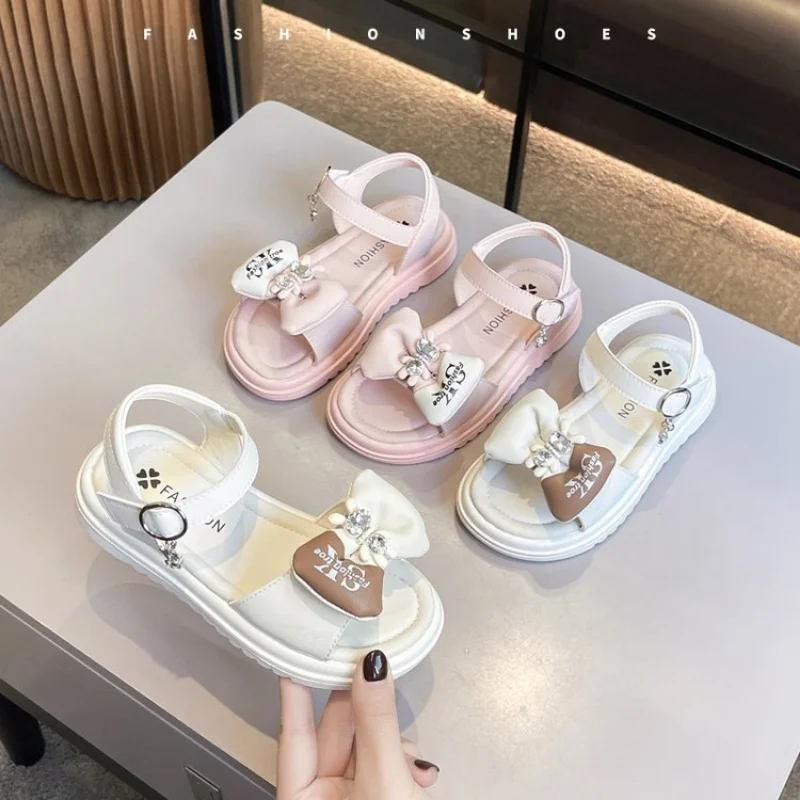 Kids Summer Sandals for Girls Bow Non-slip Soft Soled Versatile Solid Korean Children Fashion Sweet Princess Shoes Beach Sandals
Kids Summer Sandals for Girls Bow Non-slip Soft Soled Versatile Solid Korean Children Fashion Sweet Princess Shoes Beach Sandals