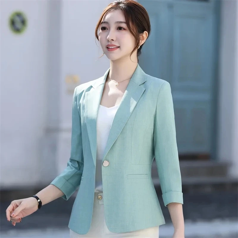 Женский блейзер с рукавом три четверти, повседневный короткий Блейзер в Корейском стиле, верхняя одежда для офиса, весна-лето 2024
Женский блейзер с рукавом три четверти, повседневный короткий Блейзер в Корейском стиле, верхняя одежда для офиса, весна-лето 2024