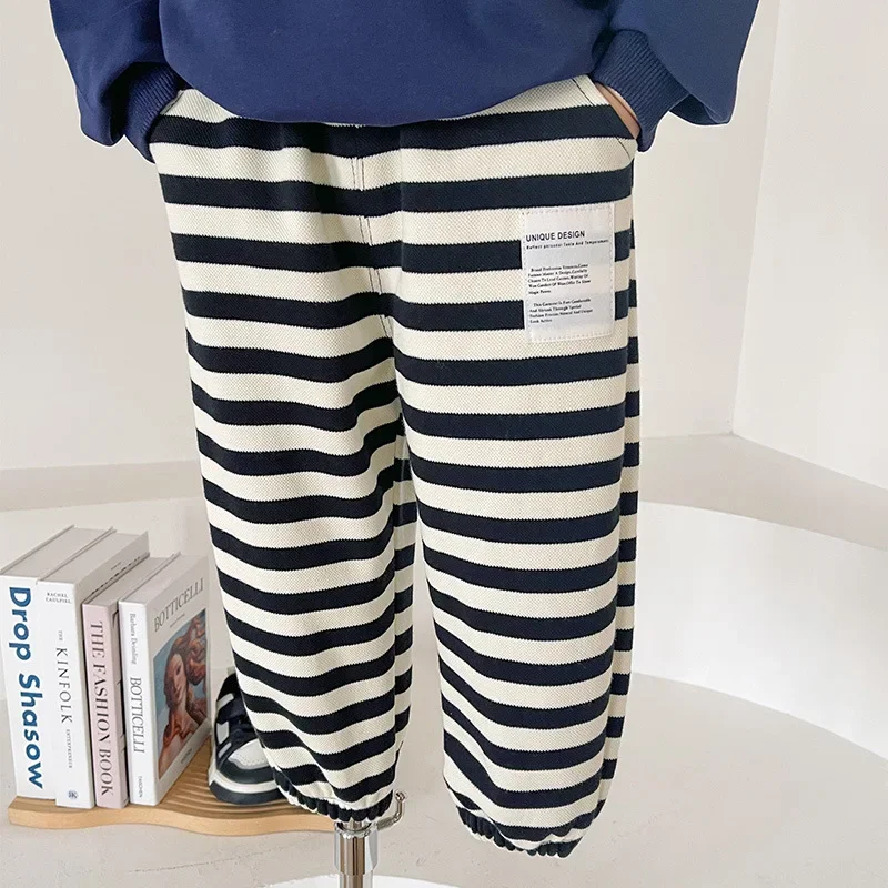 2024 Early Spring New Children's Pants Children's Loose Stripe Casual Pants Men's Versatile Letter Pants Fashionable Versatile
2024 Early Spring New Children's Pants Children's Loose Stripe Casual Pants Men's Versatile Letter Pants Fashionable Versatile