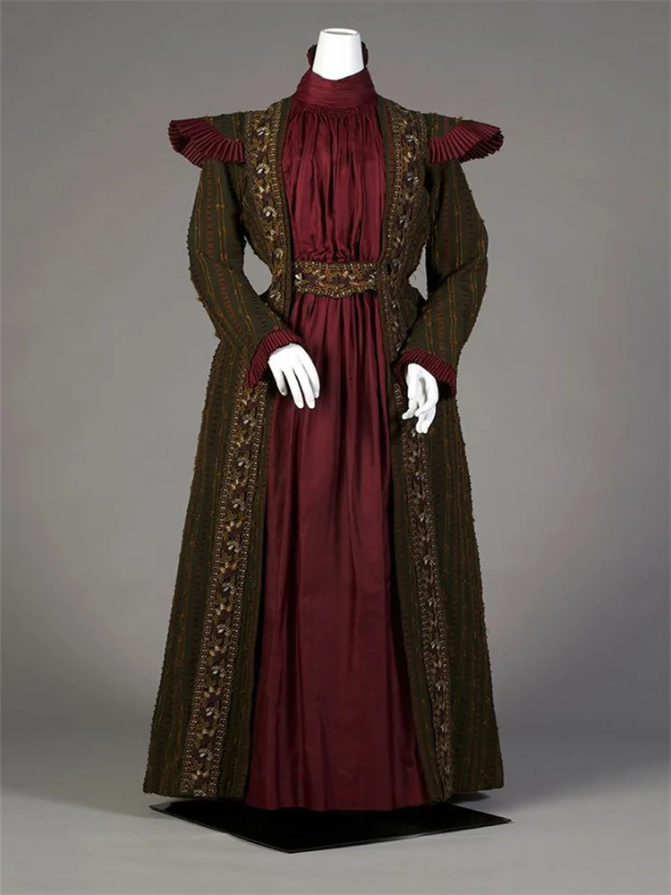 19th Century Victorian Vintage Victorian Bustle Dress Royal Court Reenactment Costume Ball Gown
19th Century Victorian Vintage Victorian Bustle Dress Royal Court Reenactment Costume Ball Gown