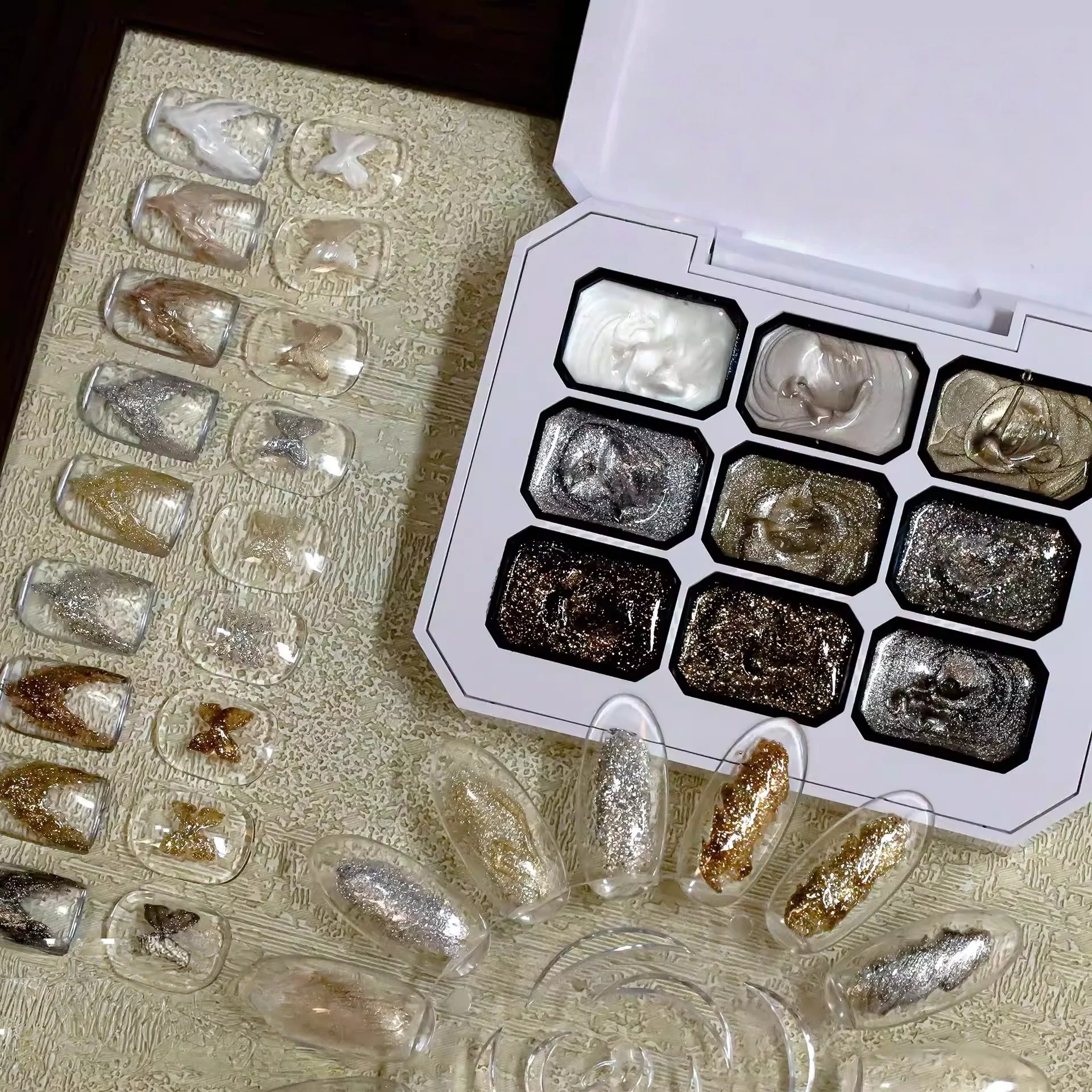 9 grid solid nail polish, metal fairy powder, UV gel, DIY nail, vintage solid nail polish
9 grid solid nail polish, metal fairy powder, UV gel, DIY nail, vintage solid nail polish